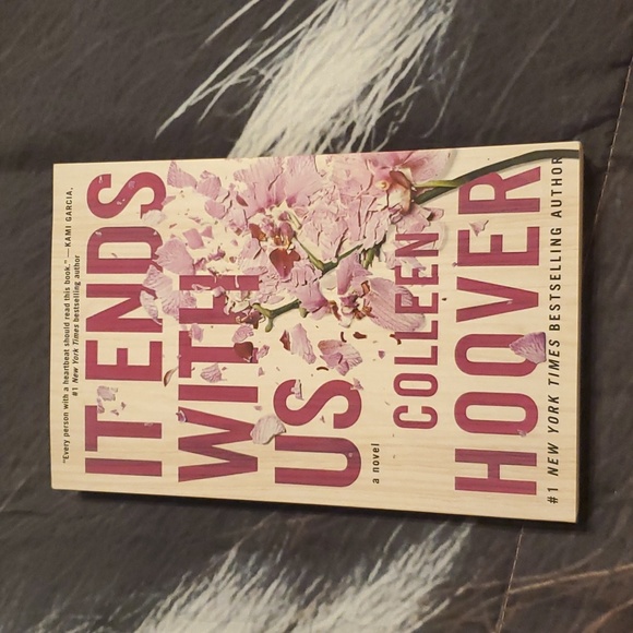 Other - It ends with us book by Colleen Hoover